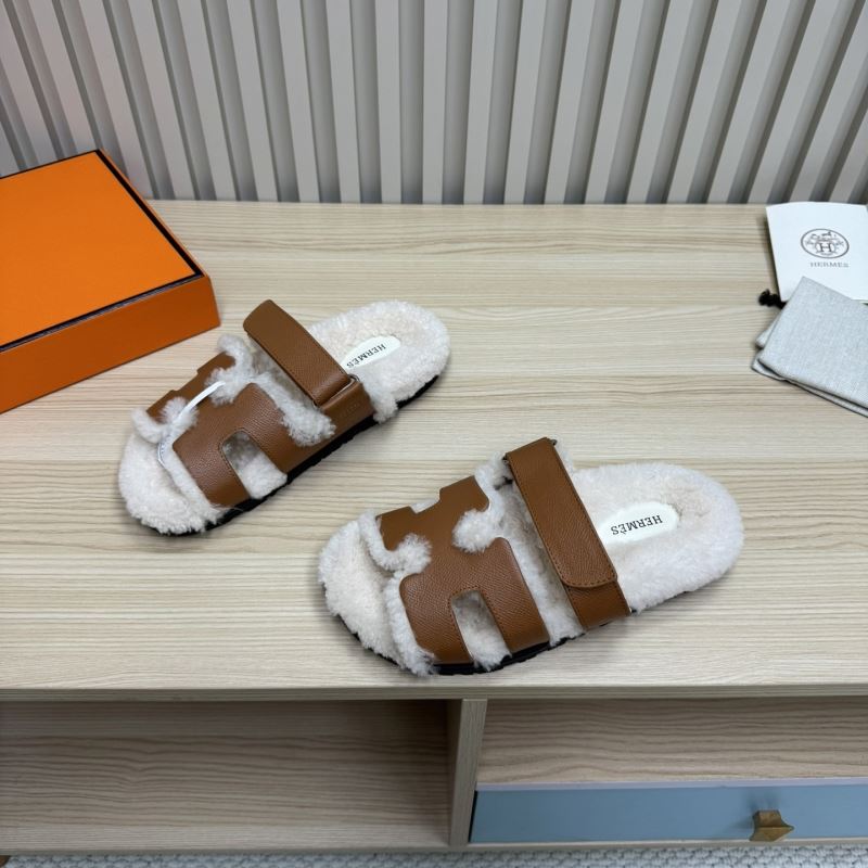 H**mes slippers
